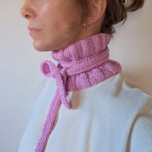 🎀 Hand-Knitted Ruffle Choker Collar – Orchid Pink Poetcore Victorian Academia